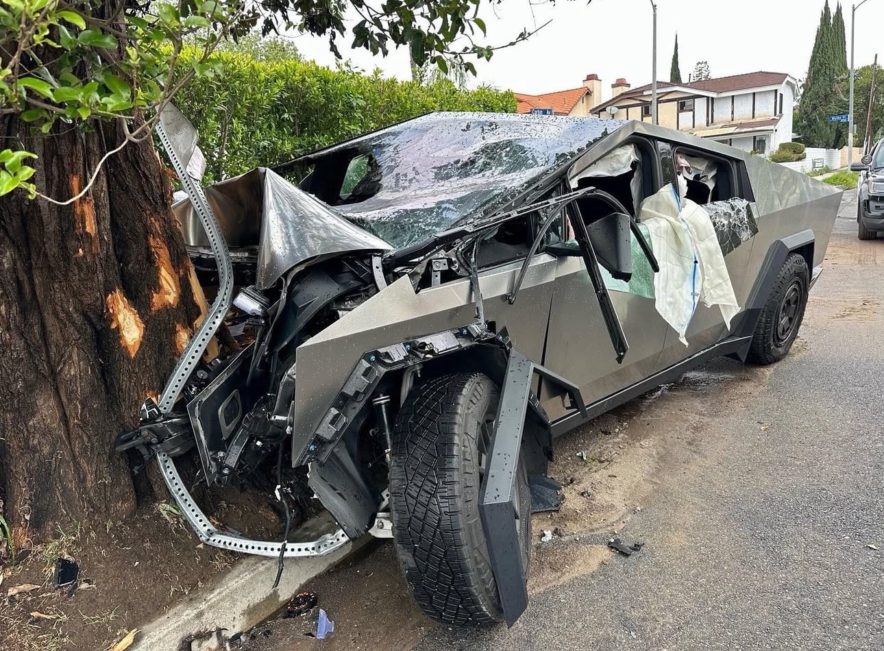 j9九游会官方登录祝福🙏遭遇严重车祸的阿里纳斯儿子已苏醒 仍要插管但在恢复