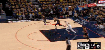 j9九游真人游戏第一平台进攻也有我！卡鲁索外线开火 连中2记三分稳住局势