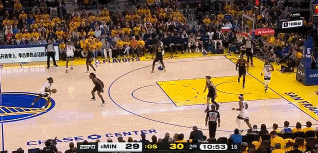 j9九游会老哥俱乐部交流又是你！纳兹-里德持球突破 变向撤步三分空心命中！